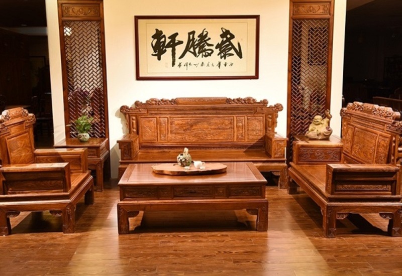 Mẫu bàn ghế gỗ cho phòng khách lớn trở nên sang trọng và nổi bật