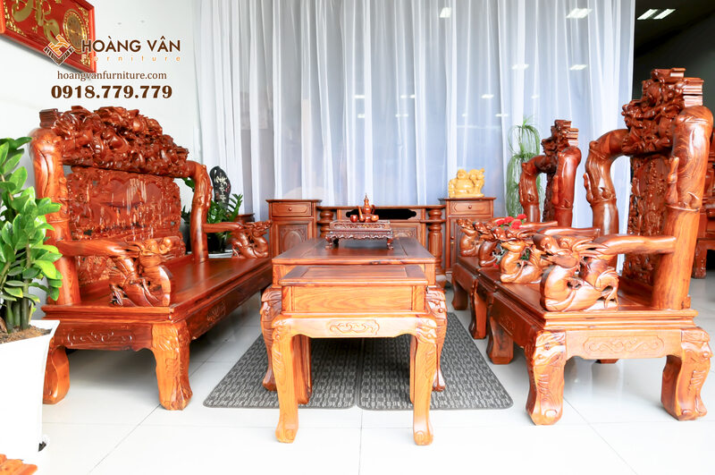 Salon Hương Rồng Trúc được làm từ gỗ Hương quý. 