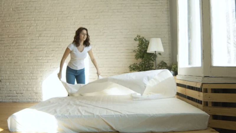 Dọn dẹp và vệ sinh giường ngủ giúp mọi người thoải mái và có được giấc ngủ ngon